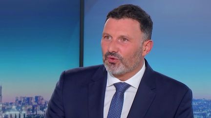 Xavier Iacovelli, vice-président du groupe RDPI au Sénat, sénateur Renaissance des Hauts-de-Seine, est l'invité politique de franceinfo, vendredi 27 septembre. (Franceinfo)