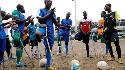 Super Eagles ou pas, avec une jambe ou deux jambes, le football est le football. Il n'y a pas de différence, les règles sont les mêmes», déclare le capitaine. Son équipe espère continuer la tradition qui a vu, ces dernières années, les athlètes handicapés du Nigeria remporter de nombreux succès.
 (Akintunde Akinleye / Reuters)