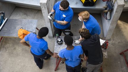 Des apprentis du Centre de formation des apprentis (CFA) BTP de Rueil Malmaison (Hauts-de-Seine).

 (ALEXIS SCIARD / MAXPPP)