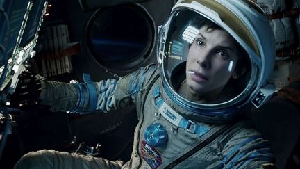 Extrait du film "Gravity",&nbsp;d'Alfonso Cuar&oacute;n, o&ugrave; Sandra Bullock campe une astronaute perdue dans l'espace. Le film sort le 23 octobre 2013 en France.&nbsp; (WARNER BROS. PICTURES / AP / SIPA)