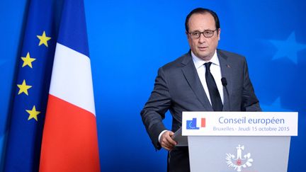 &nbsp; (François Hollande à la fin du sommet européen de Bruxelles, le jeudi 15 octobre © MaxPPP)