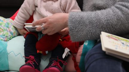 Une assitante maternelle à Mulhouse (Haut-Rhin), le 12 avril 2021. (MAXPPP)