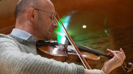 Pendant l'enregistrement des Stradivarius à Crémone
 (France 2 / culturebox)