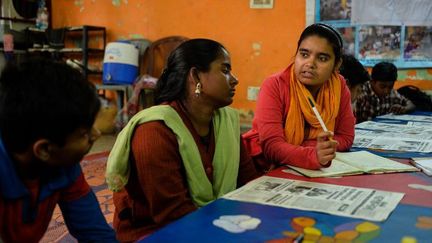 De jeunes enfants des rues sont devenus des journalistes très motivés.
 (AFP)