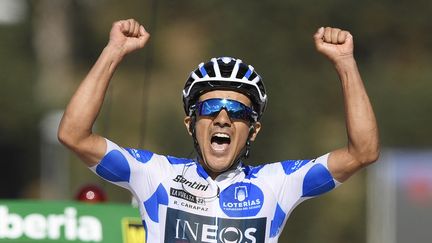 Richard Carapaz (Ineos-Grenadiers) à l'arrivée de la 20e étape du Tour d'Espagne, à Puerto de Navacerrada, samedi 10 septembre. (OSCAR DEL POZO CANAS / AFP)