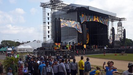 La scène de la "Ciudad deportiva" de La Havane prête à accueillir les Stones ce vendredi 25 mars.
 (RODRIGO ARANGUA / AFP)