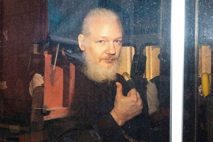 Julian Assange après son arrestation à Londres (Royaume-Uni), le 11 avril 2019. (ROB PINNEY / LNP / REX / SHUTTERSTOCK / SIPA)