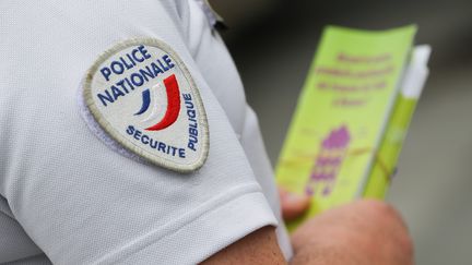 Un policier lors d'une opération de communictaion et d'information de la police rennaise, le 10 seprtembre 2020. Photo d'illustration. (VINCENT MICHEL / LE MENSUEL / MAXPPP)