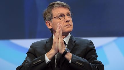 Le ministre de l'Education, Vincent Peillon, participe &agrave; un d&eacute;bat pendant le congr&egrave;s des maires de France, le 21 novembre 2013, &agrave; Paris. (JACQUES DEMARTHON / AFP)