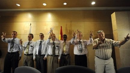 Sept prisonniers politiques cubains sont arrivés à Madrid (13 juillet 2010) (AFP / Dominique Faget)