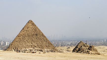 La pyramide de Mikérinos, à Gizeh, dans la région du Caire, en Égypte (23 octobre 2011). (NEWSCOM / MaxPPP)