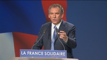 François Bayrou en meeting à Marseille, le 15 avril 2012 (FTV)