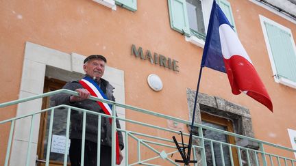 Arthur Richier, maire de&nbsp;Faucon-du-Caire (Alpes-de-Haute-Provence), le 30 janvier 2014.&nbsp;Elu depuis 1947, &agrave; 92 ans,&nbsp;il&nbsp;ne se represente pas. (  MAXPPP)