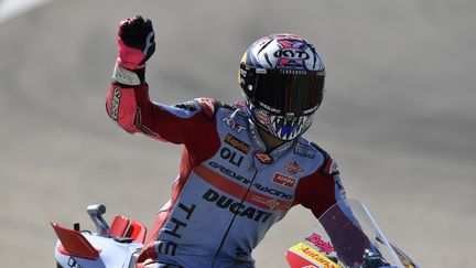 Enea Bastianini après sa victoire lors du Grand Prix d'Aragon, le 18 septembre 2022. (PAU BARRENA / AFP)