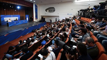 Le joueur français Paul Pogba donne une conférence de presse le 12 juillet 2018, lors de la Coupe du monde, à Istra en Russie. (FRANCK FIFE / AFP)