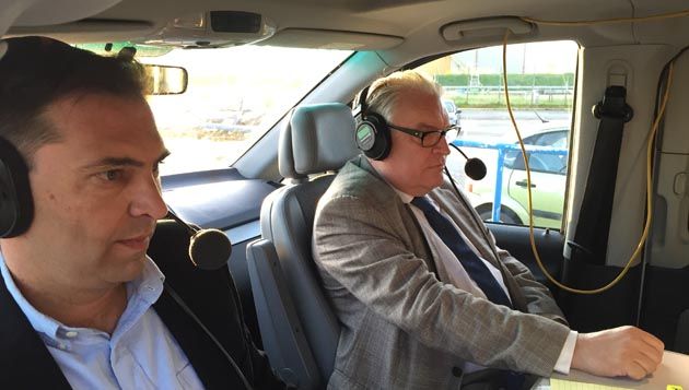 &nbsp; (Olivier Jean-Baptiste, à gauche, directeur de XP Log, plateforme logistique et Michel Segain, à droite, président de l'union maritime et portuaire du Havre © Radio France)