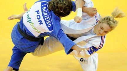 Automne Pavia championne d'Europe des -57kg (ATTILA KISBENEDEK / AFP)