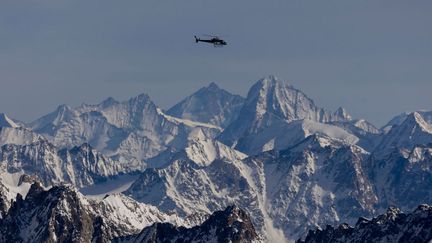 Secours de montagne. Illustration. (VINCENT ISORE / MAXPPP)