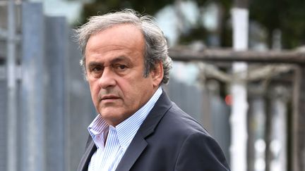 Michel Platini arrivant au siège du Minstère public de la Confédération à Berne (Suisse), lundi matin. (FABRICE COFFRINI / AFP)