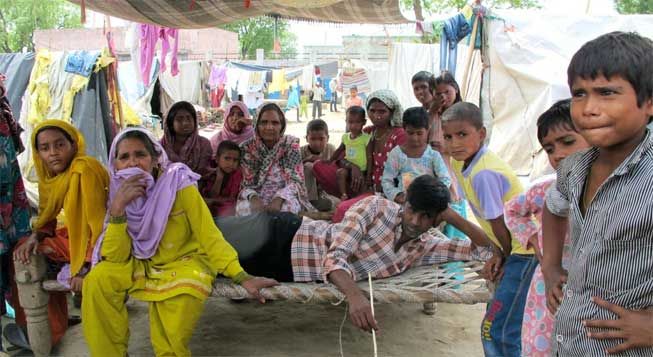 &nbsp; (Un camp où plus d'une centaine de familles vivent encore sous des tentes dans le district de Muzzafarnagar, huit mois après les attaques d'hindous contre des musulmans © Radio France / Sébastien Farcis)