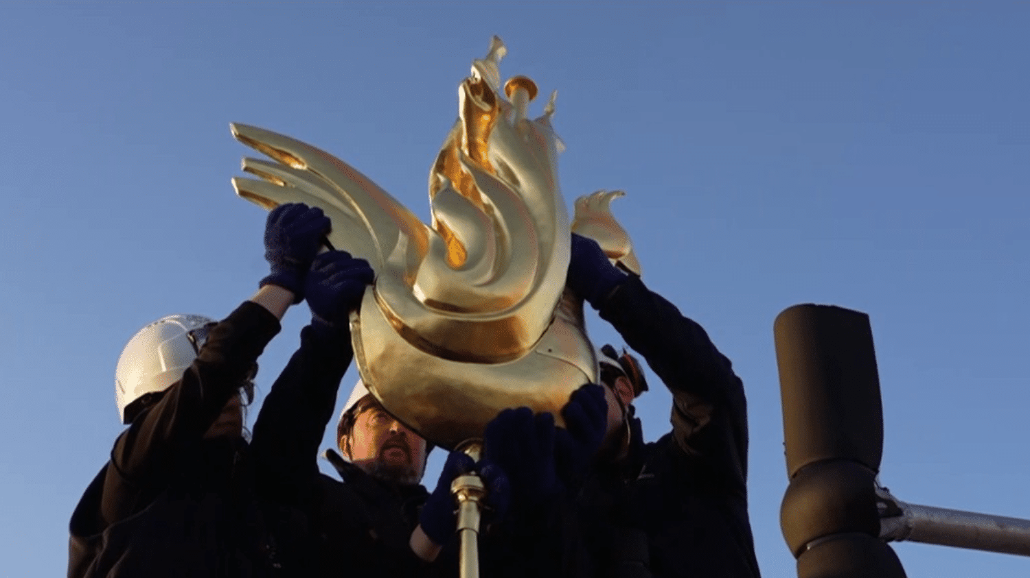 Notre Dame Retour Du Coq Au Sommet De La Cath Drale