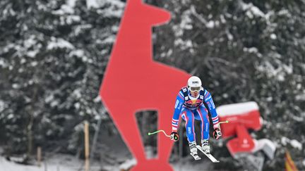 Le Français Johan Clarey, lors de la seconde descente de Kitzbuhel le dimanche 23 janvier. (JOE KLAMAR / AFP)