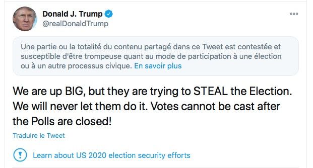 Le réseau social Twitter masque&nbsp;partiellement un message publié par Donald Trump, dans la nuit du 3 au 4 novembre 2020. (TWITTER / CAPTURE D'ECRAN)