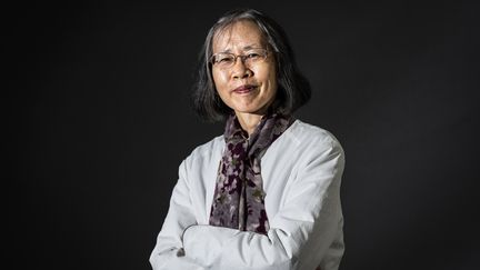 L'écrivaine chinoise Can Xue, ici au Festival international du livre d'Édimbourg, le 12 août 2012. L'autrice revient fréquemment dans les listes des favoris des critiques littéraires pour l'attribution du prix Nobel de littérature 2024. (SIMONE PADOVANI / AWAKENING / GETTY IMAGES EUROPE)