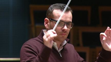 Lionel Bringuier dirige l'Orchestre de Lyon
 (France 3 / Culturebox)