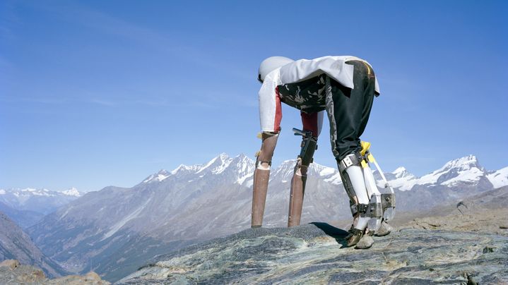 Thomas Thwaites a &eacute;galement pass&eacute; trois jours seul dans la montagne. (TIM BODWDITCH)