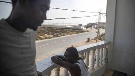 Migrans d'origine soudanaise à Zarzis, au sud de la Tunisie, le 23 septembre 2019. (MOSA'AB ELSHAMY/AP/SIPA / SIPA)