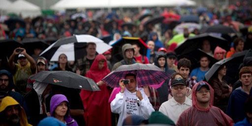 Les participants écoutent les prises de parole lors du «Rallye Reason» de la National Atheist Organization,  le 24 mars 2012, sur le National Mall à Washington. (PHOTO AFP/Allison Shelley/Getty Images)