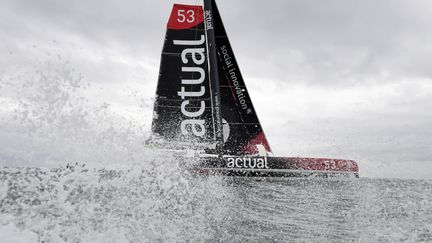 Le multicoque TEAM Actual d'Yves le Blevec, le 4 novembre 2017, à la Trinité-sur-Mer (Bretagne).&nbsp; (FRED TANNEAU / AFP)