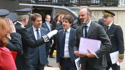 Violences policières : Édouard Philippe et Christophe Castaner à la rencontre des forces de l'ordre à Évry