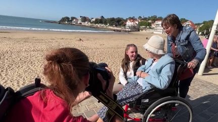 Saint-Palais-sur-mer : à 100 ans, elle réalise son rêve de revoir la mer (France 2)