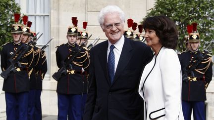 Parmi les invit&eacute;s, les anciens Premiers ministres socialistes dont Lionel Jospin accompagn&eacute; de son &eacute;pouse Sylviane Agacinski. ( JACKY NAEGELEN / REUTERS)