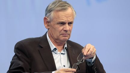 Gilles Leproust, maire communiste d’Allonnes, dans la Sarthe, et membre du bureau exécutif de l’Association des maires de France, le 20 novembre 2013. (JACQUES DEMARTHON / AFP)