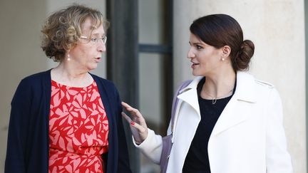 La ministre du Travail, Muriel Pénicaud, et la secrétaire d'État en charge de l'égalité entre les femmes et les hommes. (LEON TANGUY / MAXPPP)