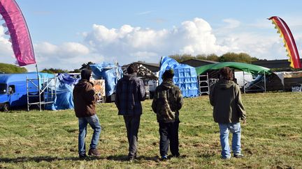 L'installation des premiers arrivants au Teknival de Cambrai (30 avril 2015)
 (Bvafa / PhotoPQR / Voix du Nord / MaxPPP)