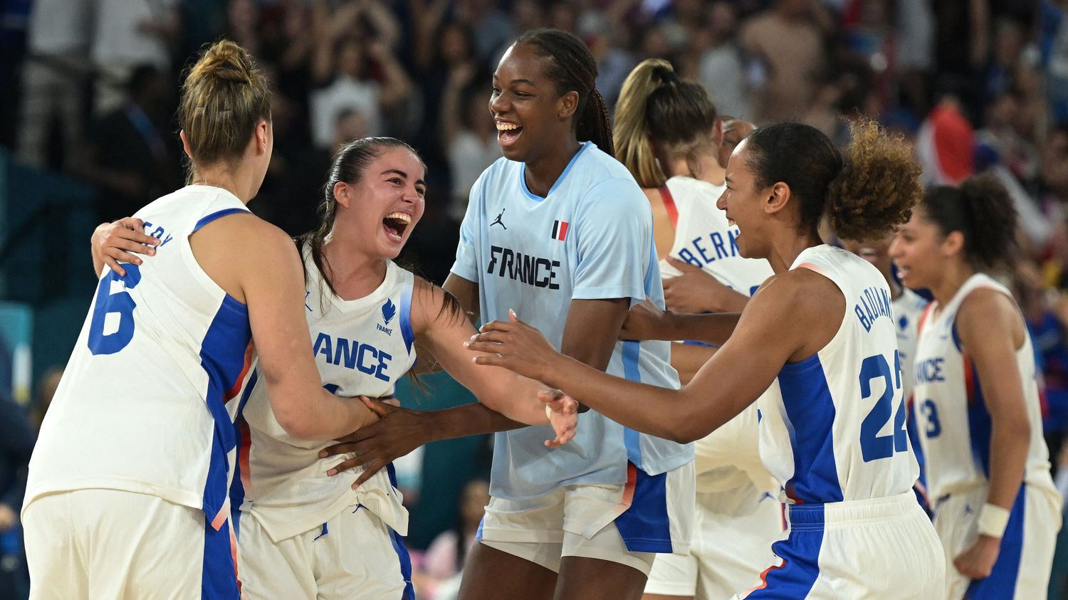 Basket aux JO 2024 : les Bleues battent la Belgique au terme de la prolongation… Revivez la demi-finale sous haute tension