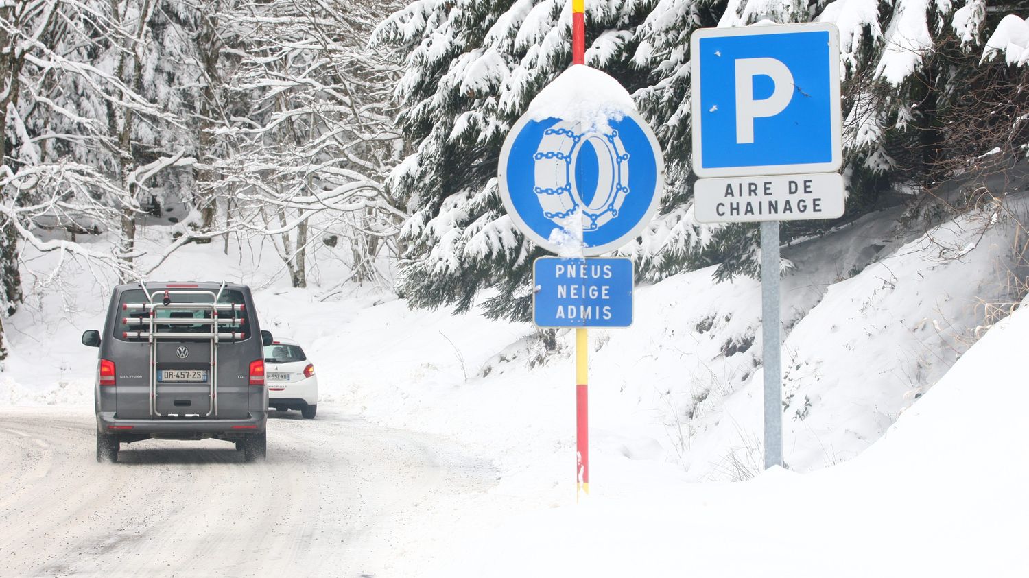 Pneus d'hiver obligatoires en montagne : le gouvernement prolonge la tolérance au moins jusqu'à la fin 2022