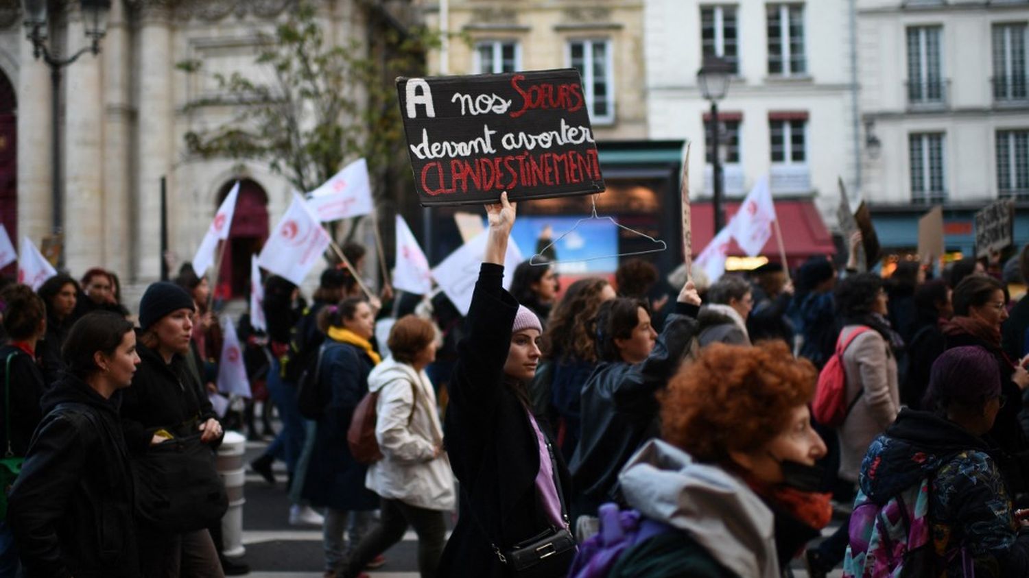 Plusieurs Milliers De Manifestants Se Mobilisent En France Pour La