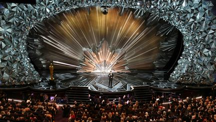 Le comédien&nbsp;Jimmy Kimmel, lors de la 90e cérémonie des Oscars, à Hollywood (Californie, Etats-Unis), le 4 mars 2018.&nbsp; (MARK RALSTON / AFP)