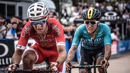 Tanguy Turgis termine Paris-Roubaix dans la roue de son frère, Jimmy