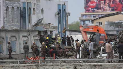 Mardi 19 avril 2016, un kamikaze a fait explosé son camion devant un bâtiment gouvernemental. Un autre a ouvert le feu dans le complexe. Le lendemain, les habitants retournent travailler.