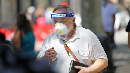 Un homme sur les ramblas de Barcelone (Espagne), le 3 août 2020. (JOAN VALLS/URBANANDSPORT / NURPHOTO / AFP)