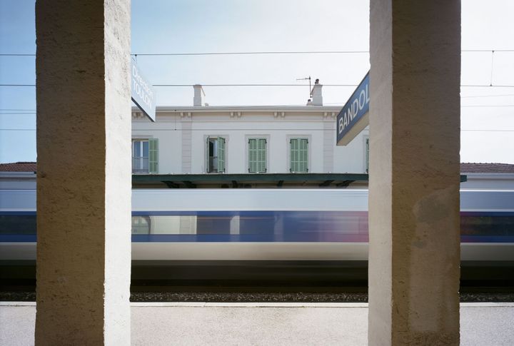 Patrick Tournaboeuf, Gare de Bandol, 16 avril 2013, Mission photographique sur les gares du pourtour méditerranéen pour Photomed
 (Patrick Tournaboeuf / Tendance floue)