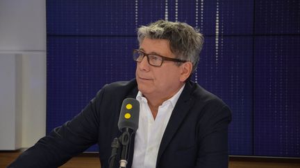 Eric Coquerel, député La France insoumise de Seine-Saint-Denis, le&nbsp;4 août 2017. (JEAN-CHRISTOPHE BOURDILLAT / FRANCEINFO)