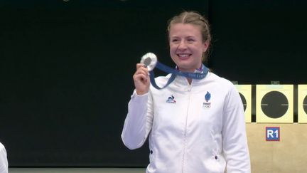 Paris 2024 : la Française Camille Jedrzejewski décroche la médaille d'argent au tir à 25 mètres (France 2)