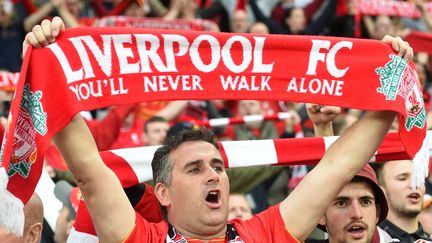 "You'll never walk alone" est l'un des chants les plus célèbres dans les stades de football.  (SEBASTIEN BOZON / AFP)